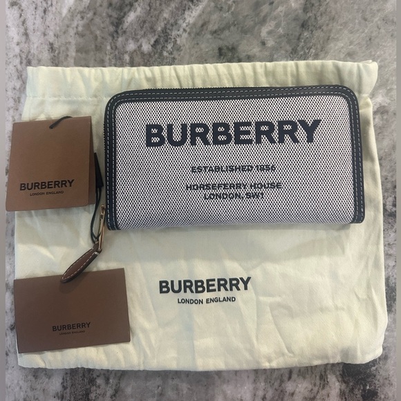 Burberry Horseferry Canvas & Leather Zip Around Wallet - Picture 4 of 9